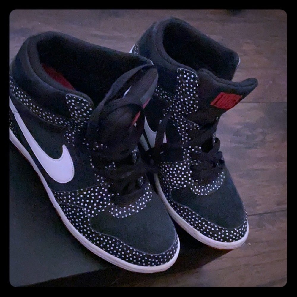 Nike wedge polka dot
